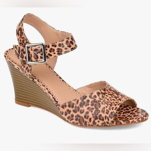 Journee Collection Women's Leopard Pumps NWT